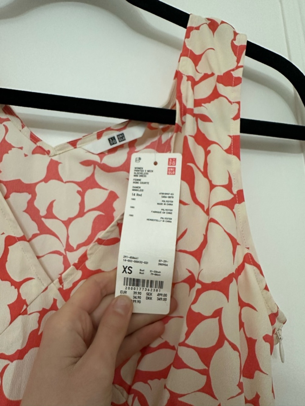 Uniqlo Coral and Cream Sleeveless Floral Mini Dress - Picture 3 of 4